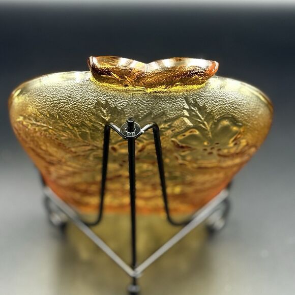 Vintage Indiana Carnival Glass Floral Embossed Apple Dish - Picture 4 of 7